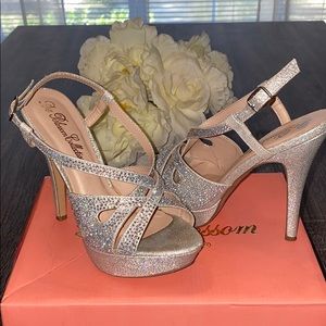 Worn Once! De Blossom Heels!